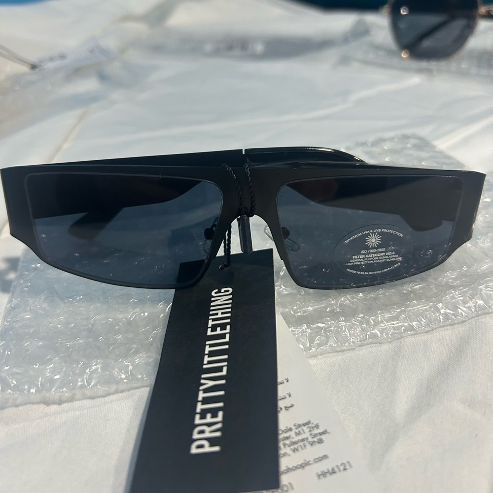 Pretty Little Thing PrettyLittleThing Lot Of 6 Different Pairs Of Sunglasses NWT - Picture 3 of 8